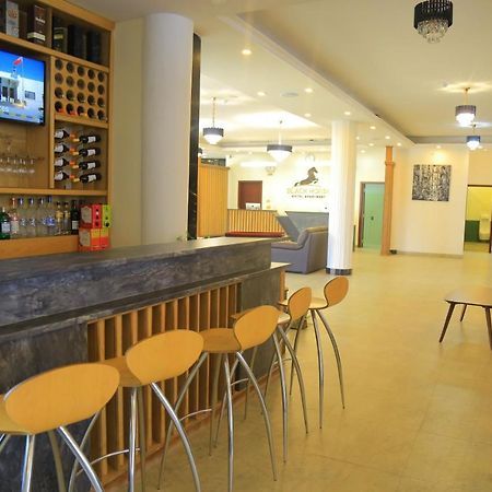 Black Horse Hotel Apartment 亚的斯亚贝巴 外观 照片