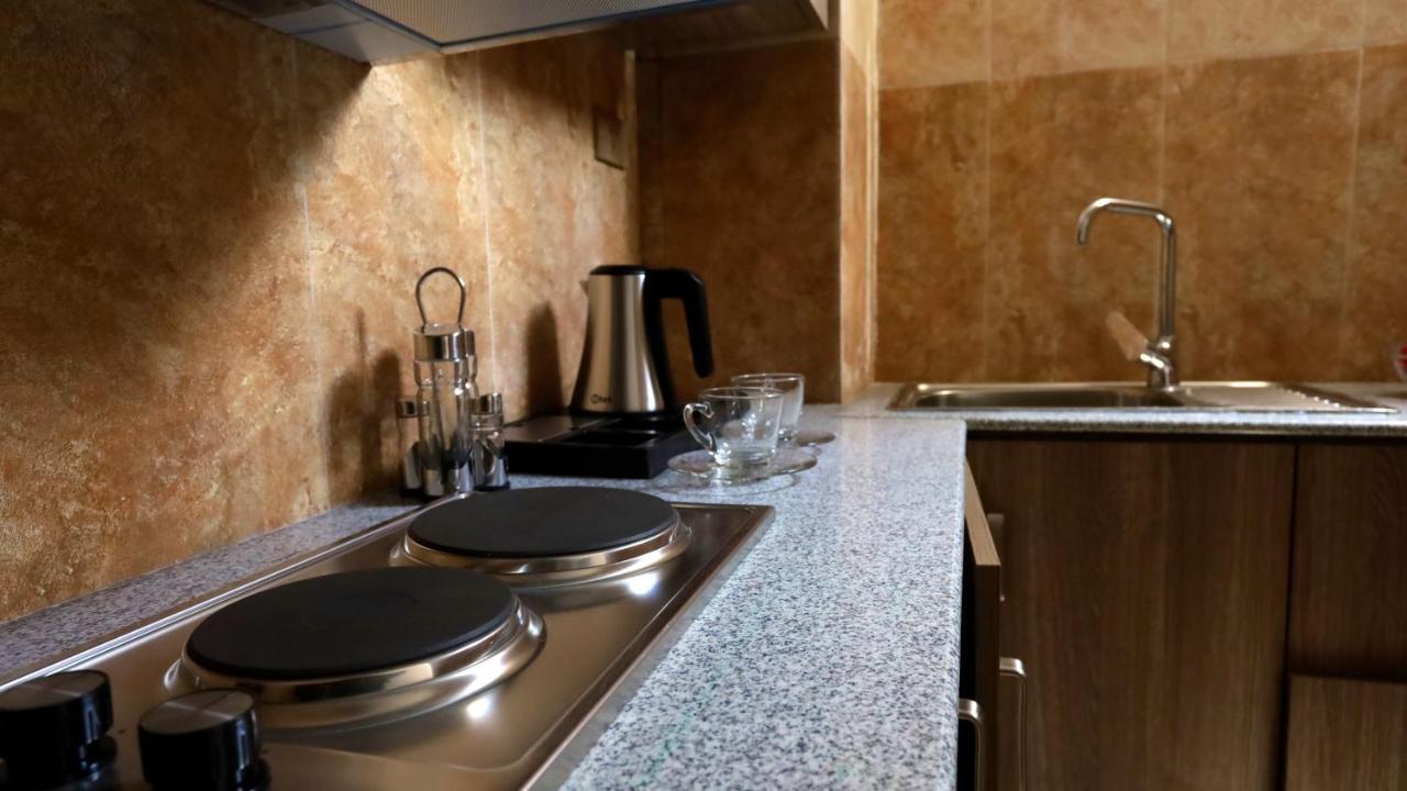 Black Horse Hotel Apartment 亚的斯亚贝巴 外观 照片