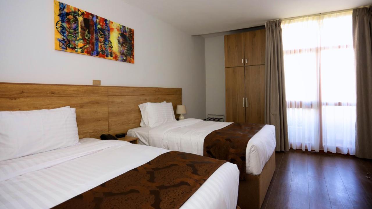 Black Horse Hotel Apartment 亚的斯亚贝巴 外观 照片