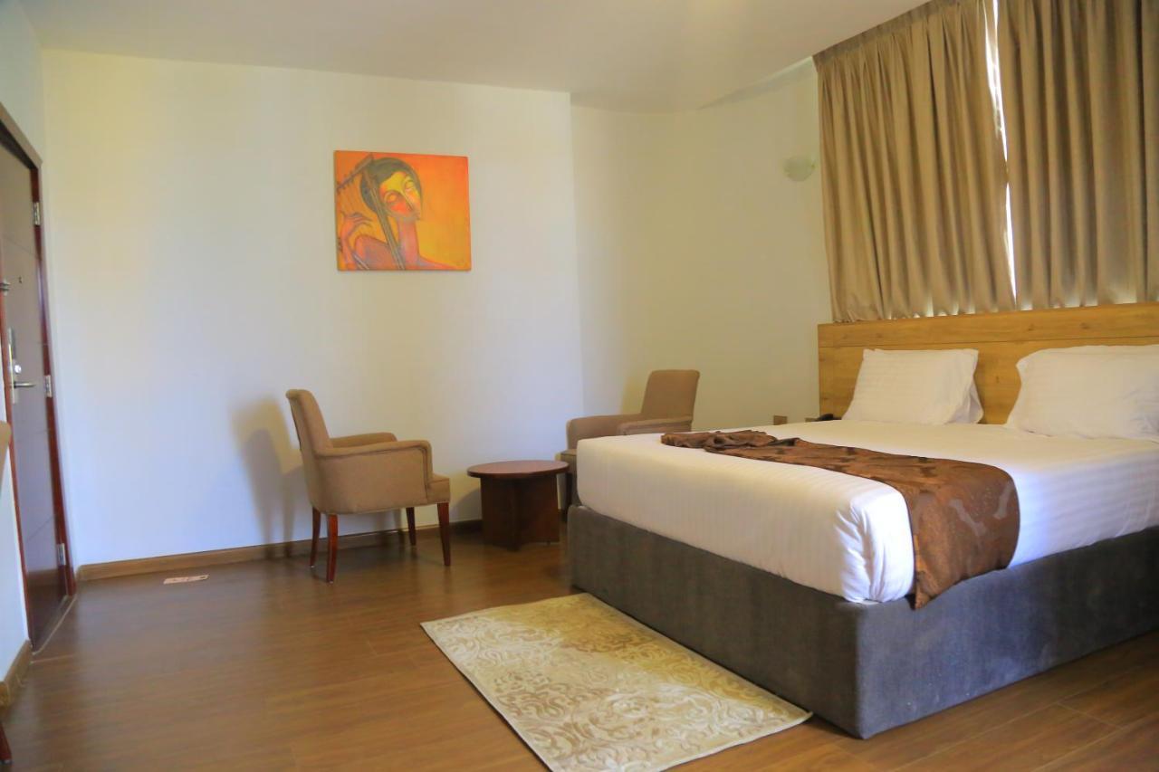 Black Horse Hotel Apartment 亚的斯亚贝巴 外观 照片