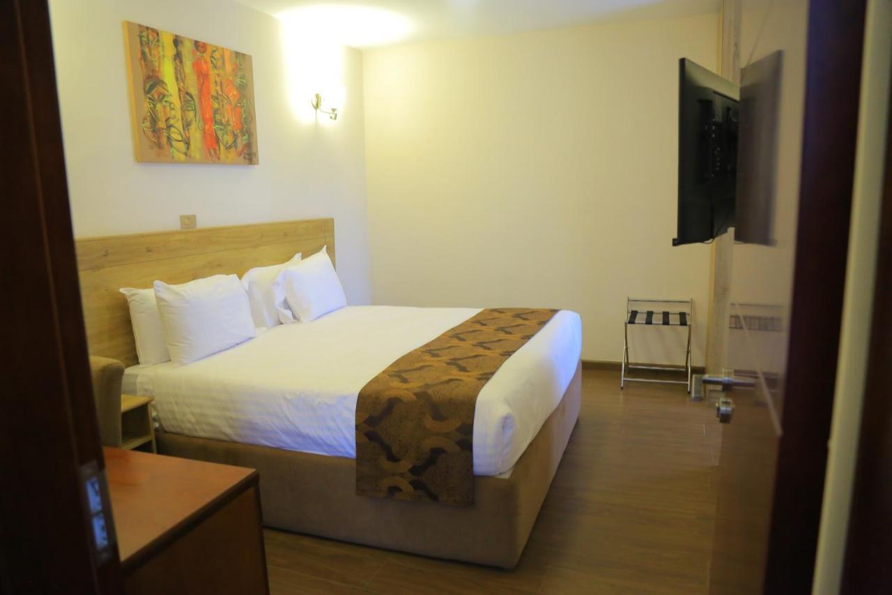 Black Horse Hotel Apartment 亚的斯亚贝巴 外观 照片