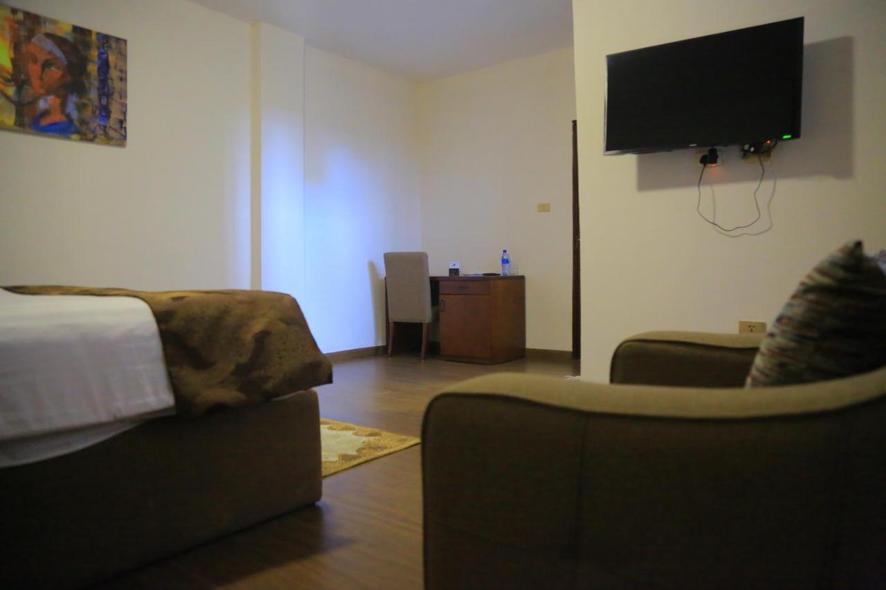 Black Horse Hotel Apartment 亚的斯亚贝巴 外观 照片